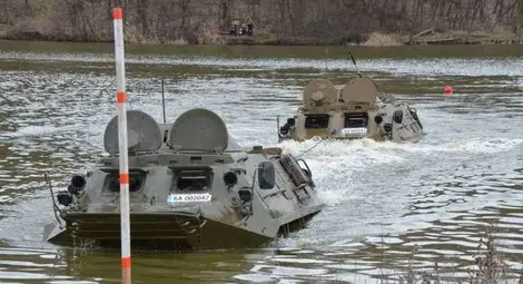 Военни спасяваха бедстващи хора на остров в професионална демонстрация