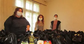 50 семейства в Две могили посрещнаха празника с хранителни пакети от ГЕРБ