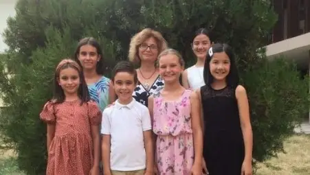 Възпитаниците на преподавателката по пиано Красимира Иванова се поздравиха с куп награди. Снимка: Личен архив Възпитаниците на преподавателката по пиано Красимира Иванова се поздравиха с куп награди. Снимка: Личен архив