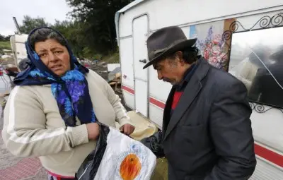 Франция призова ромите да се върнат в България и Румъния Франция призова ромите да се върнат в България и Румъния