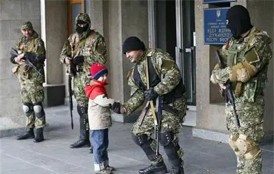 Сепаратистите превзеха летището в Славянск