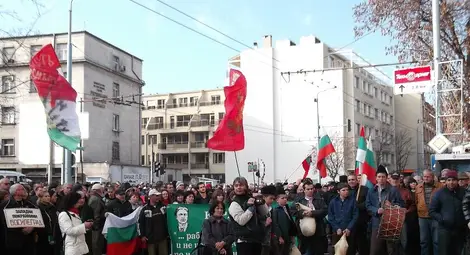 Бой и ранени на протестите в Пловдив