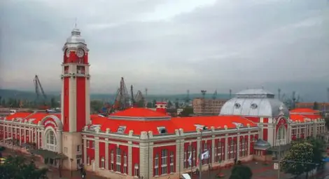 Забравена чанта на гарата вдигна полицията на крак във Варна