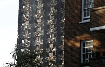 Близо 600 блока в Англия имат същата облицовка като изгорелия &bdquo;Гренфел Тауър&ldquo;