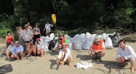 Екоентусиасти събраха 130 чувала отпадъци от 2 дунавски острова Екоентусиасти събраха 130 чувала отпадъци от 2 дунавски острова
