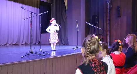 Над 250 млади изпълнители се борят за фолклорни награди