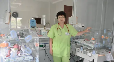 Четири миниатюрни бебета спасяват в Неонатологията