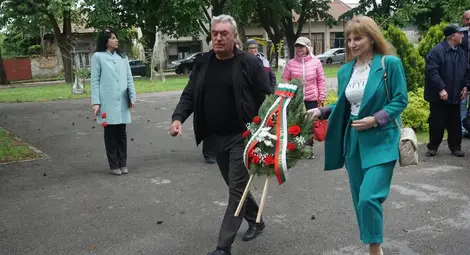 Снимки: Община Две могили