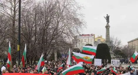 Над 2000 души излязоха на мирен граждански протест в Русе /галерия/