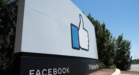 Фейсбук вече се обезпечава 100% от възобновяема енергия