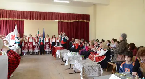 Весели празнични песни и обичаи събраха русенци от три поколения