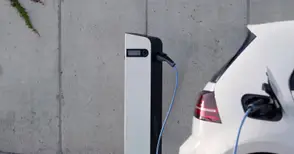 И граждани няма да дължат такса за зарядни станции за електромобили