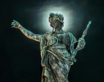 Русе и 3 март: От илюминациите на брега на Дунав до рекордния 900-метров национален флаг