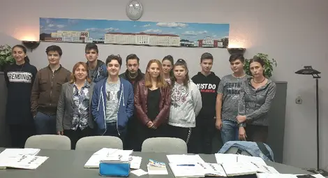 Румънчета, избрали да учат български: Азбуката е сложна, но имаме общи думи