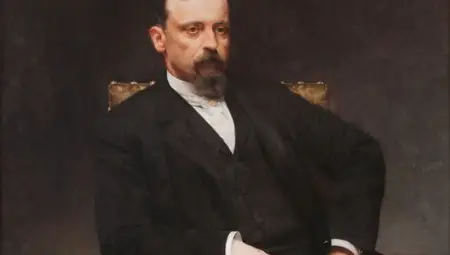 Писателят, на когото читателите подаряват имение