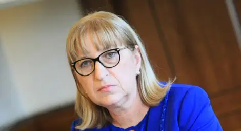 Цачева: Командировани са служители за довеждането на Северин Красимиров у нас