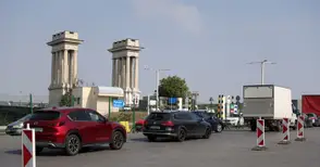 Петима шофьори глобени за три дни за своеволия на Дунав мост