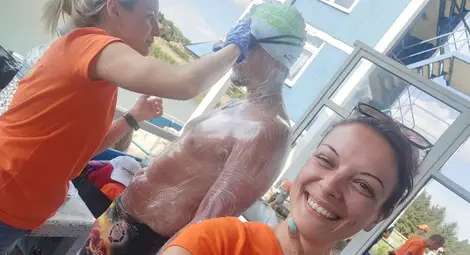 Мигове преди старта. След секунди Теодор ще скочи във водата, намазан със специален крем.    Снимка: Кристина БОРИСОВА, ФБ