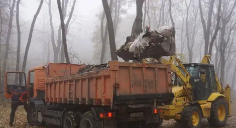 Над 40 тона боклуци събрани от николовчани в Лесопарка
