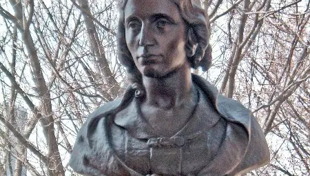 Бюст от Бренда Пътнам в Залата на славата на великите американци.