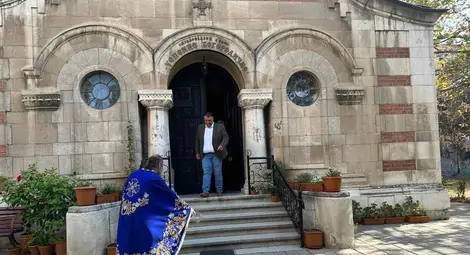 СДС откри предизборната си кампания в Русе с молебен за успех и бели гълъби СДС откри предизборната си кампания в Русе с молебен за успех и бели гълъби