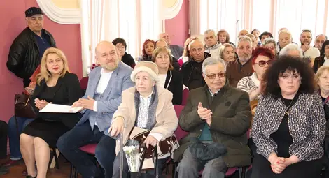 Тодорина Гърдева събра знакови за Русе и България личности от ХХ век в своя "Неизмислен свят"