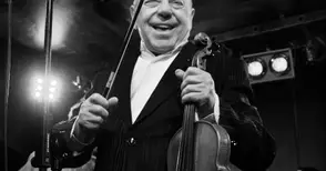 Тодор Колев оживява в русенски  спектакъл в Зала 1 на НДК