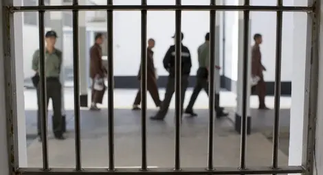 Водят китайски чиновници на екскурзия в затвора