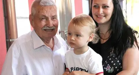 Столетникът социалист дядо Сандо 6 пъти победил смъртта