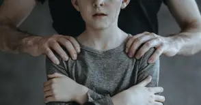 Учител в елитно русенско училище години мърсувал с беззащитни деца