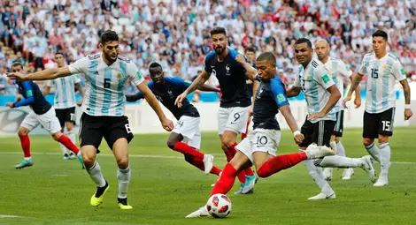 Франция изхвърли Аржентина от Мондиала след страхотно шоу в Казан Франция изхвърли Аржентина от Мондиала след страхотно шоу в Казан