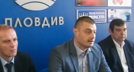 Генерал Цветков напусна ГЕРБ и отиде при Бареков