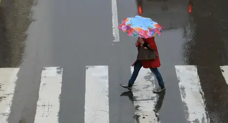 Жълт код за интензивни валежи и градушки в 9 области на страната