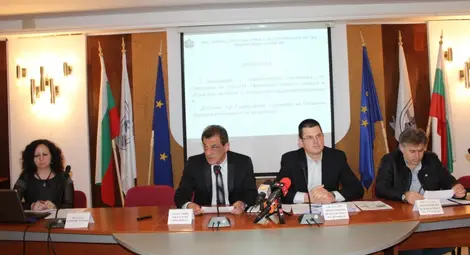 Само 20 стопани в Русенско гледат в  двора си прасета според регламентите