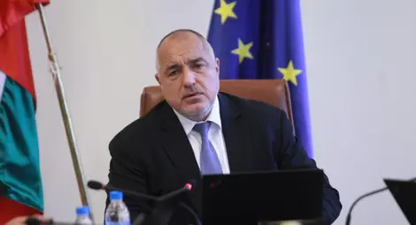 Отпускат 50 млн. лв. за повишаване заплатите на здравните работници