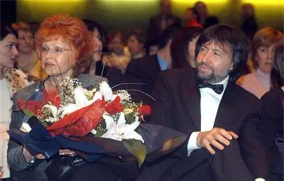 Доведена дъщеря съди Николай Банев, адвокат ѝ е Радан Кънев