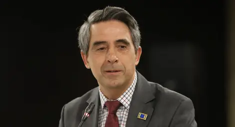 Плевнелиев: Всички в ЕС помагат на Украйна с оръжие, България праща чаршафи!