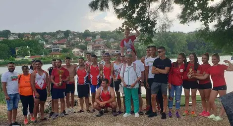 Кану-каяк флотилията на &bdquo;Локомотив&ldquo; потопи конкуренцията на държавното