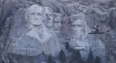 Тръмп не се натискал да стане част от паметника на планината Ръшмор, но идеята била добра