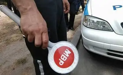 Гръмналият с 20 евро подкуп румънец бързал да закара череши Гръмналият с 20 евро подкуп румънец бързал да закара череши