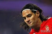 Юнайтед отрече слуховете, че Фалкао лъже за годините си