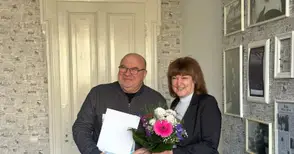 Пъзели, гоблени, чинии, билети за концерти - библиотекарите представиха хобитата си в изложба