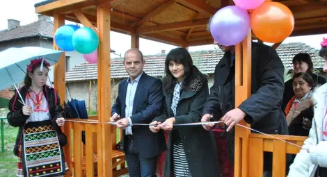 Откриха детска и спортна площадка в Хотанца