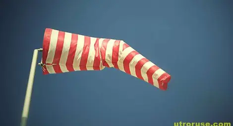 НИМХ: Жълт код заради силен вятър е обявен в 9 области за утре