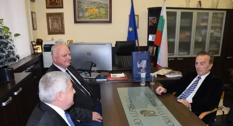 Професор от Атина споделя опит с колеги в Русенския университет