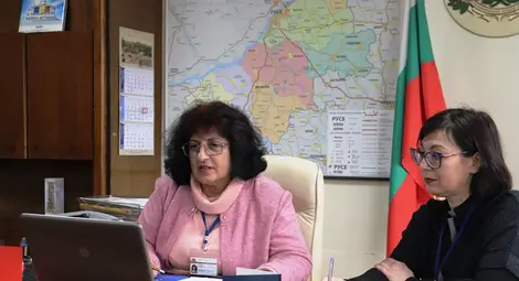 Разработен от областната управа електронен формуляр ще помага в борбата за по-малко отпаднали от образователната система в Русенско деца