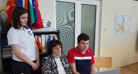 Ученици от "Възраждане"  обсъждаха с връстници от три страни как се празнува Великден в Европа /галерия/