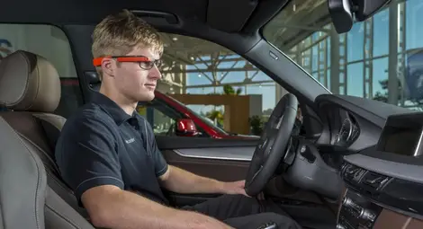 BMW изхвърля химикалките за сметка на Google Glass BMW изхвърля химикалките за сметка на Google Glass