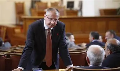 Станишев тръгва на избори, иска задължително гласуване