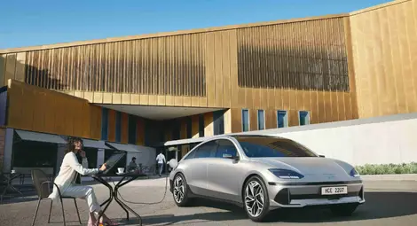 Hyundai IONIQ 6 дебютира със силуета на новото време, отличен пробег и иновативно вътрешно пространство /галерия/ Hyundai IONIQ 6 дебютира със силуета на новото време, отличен пробег и иновативно вътрешно пространство /галерия/